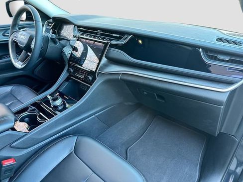 Used 2023 Jeep Grand Cherokee L Limited w/ Trailer Tow Group (B) image 33