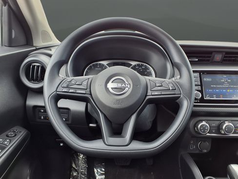 Certified 2025 Nissan Kicks Play S FWD image 13