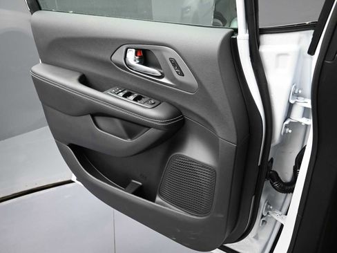 New 2026 Chrysler Pacifica Select image 10