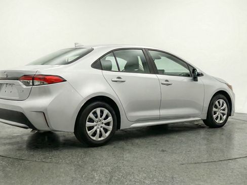 Used 2025 Toyota Corolla LE FWD image 9