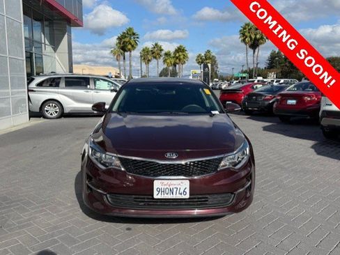 Used 2018 Kia Optima LX w/ 17" Alloy Wheels Package image 2