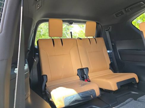 New 2026 Lexus LX 600 4WD w/ Accessory Package (Z1) image 15
