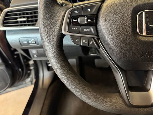 Used 2018 Honda Accord LX image 11