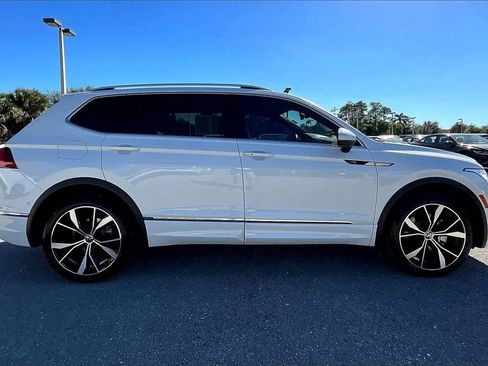 Certified 2024 Volkswagen Tiguan SEL R-Line image 4