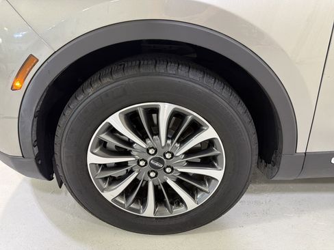 Used 2023 Lincoln Nautilus FWD w/ Premium Package image 19