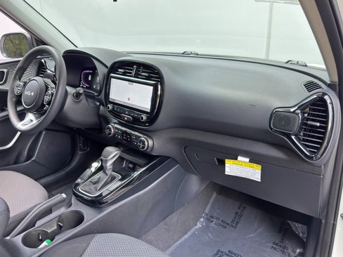 Used 2025 Kia Soul S FWD image 13