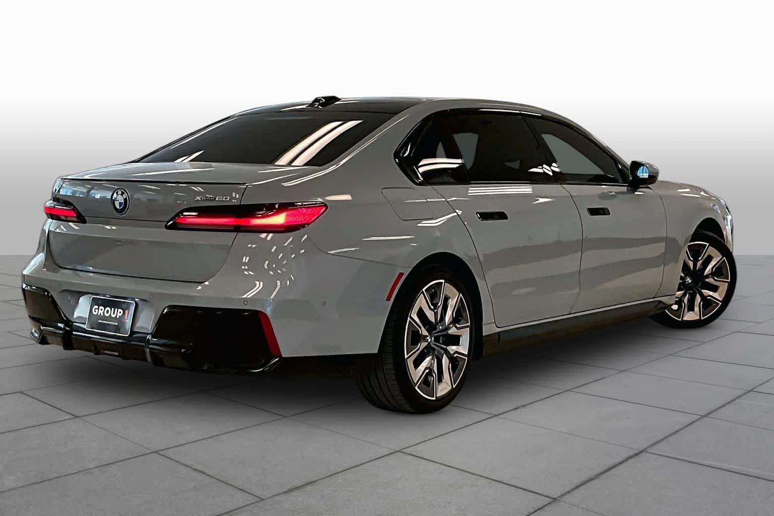 Used 2024 BMW i7 xDrive60 w/ Executive Package AWD/4WD image 12