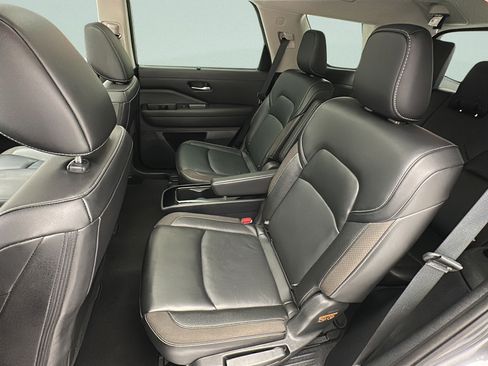 Used 2024 Nissan Pathfinder SL w/ SL Premium Package AWD/4WD image 10