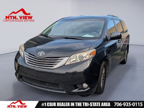 Used 2015 Toyota Sienna XLE FWD image 1
