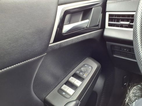 Used 2024 Mitsubishi Outlander FWD image 18