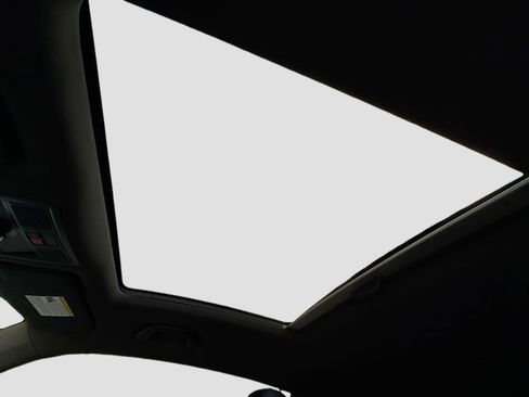 Used 2014 Volkswagen Beetle 1.8T image 20