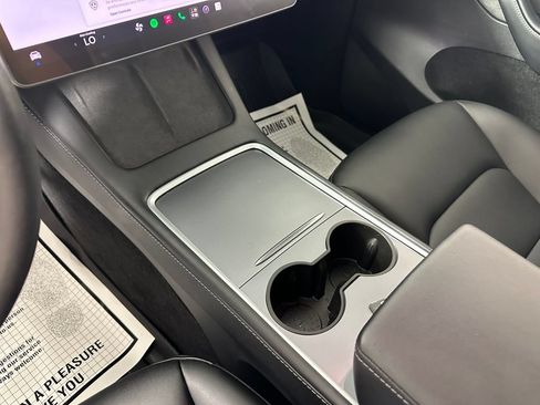 Used 2023 Tesla Model Y Long Range AWD/4WD image 35