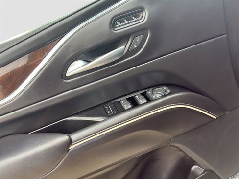 Used 2022 Cadillac Escalade Sport Platinum image 13