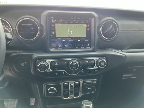 Used 2023 Jeep Gladiator Overland image 11