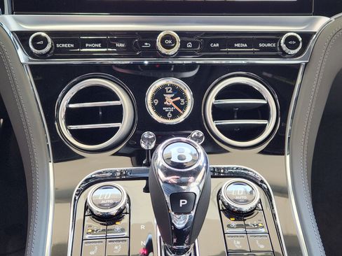 Used 2024 Bentley Continental GT image 28