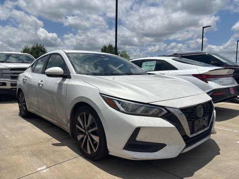 Used 2021 Nissan Sentra SV w/ SV Premium Package FWD image 3