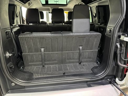 Used 2020 Land Rover Defender 110 SE AWD/4WD image 28