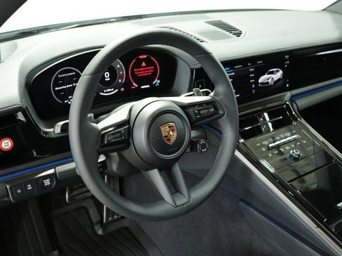 New 2025 Porsche Panamera 4 image 4