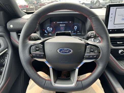 Used 2025 Ford Explorer ST-Line w/ Premium Package AWD/4WD image 16