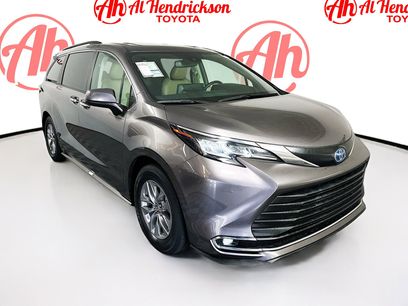 Used 2022 Toyota Sienna XLE