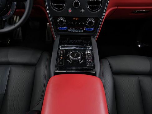 Used 2025 Rolls-Royce Cullinan image 58