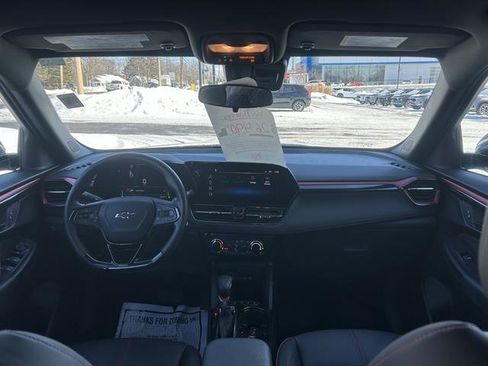 Used 2025 Chevrolet TrailBlazer RS w/ Driver Confidence Package image 31