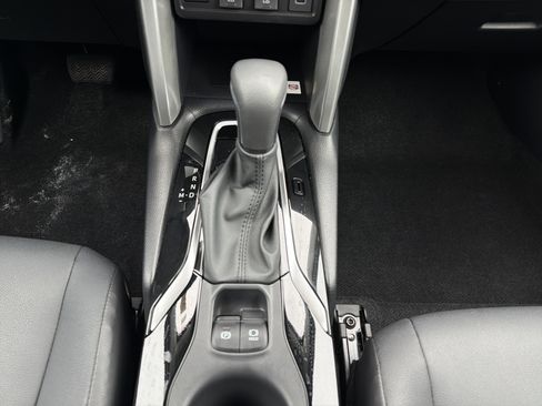 Used 2023 Toyota Corolla Cross XLE image 23