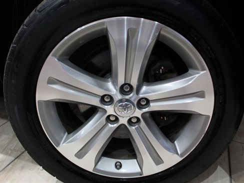 Used 2012 Toyota Highlander Limited w/ Tow Pkg AWD/4WD image 12