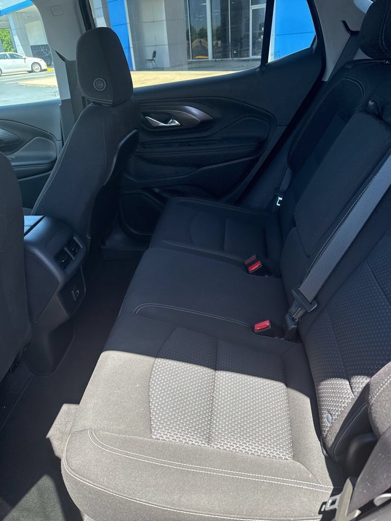 Used 2024 GMC Terrain SLE AWD/4WD image 16