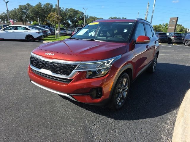 Used 2022 Kia Seltos S FWD image 2