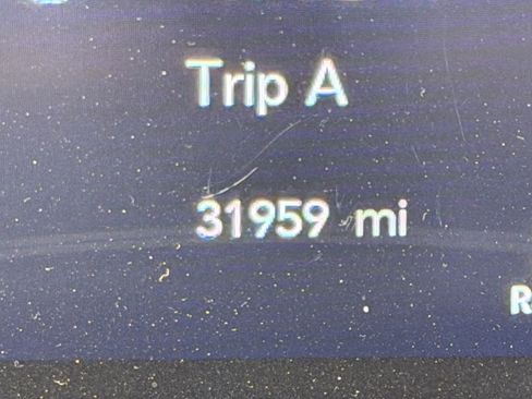 Used 2024 Chrysler Pacifica Touring-L w/ Uconnect Theater Family Group image 24