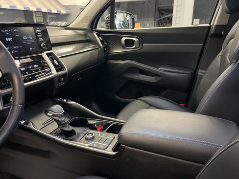 Used 2021 Kia Sorento S w/ Panoramic Sunroof Package image 13