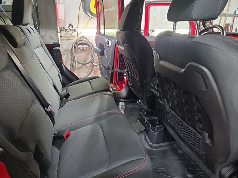 Used 2019 Jeep Wrangler Unlimited Rubicon image 11