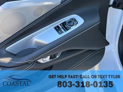 Used 2022 Chevrolet Corvette Stingray w/ Z51 Performance Package image 7
