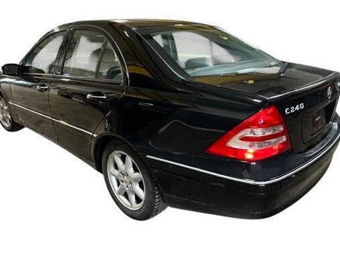 Used 2004 Mercedes-Benz C 240 4MATIC Sedan image 3