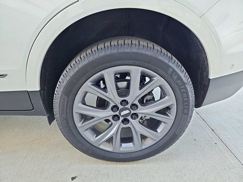 Used 2019 Cadillac XT5 Premium Luxury w/ LPO, Black Ice Package AWD/4WD image 33