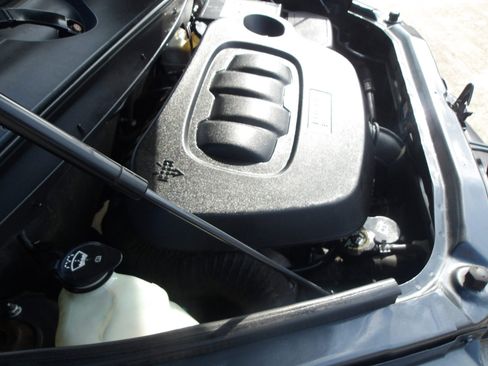 Used 2010 Chevrolet HHR LS image 24