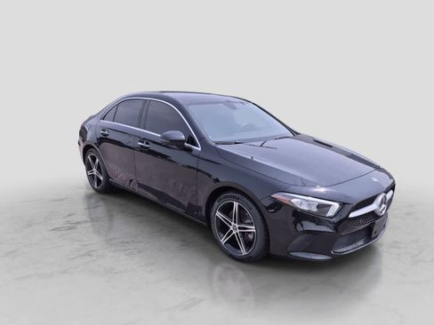 Used 2022 Mercedes-Benz A 220 4MATIC image 2