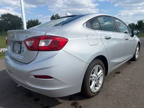 Used 2017 Chevrolet Cruze LT FWD image 7
