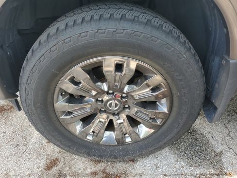 Used 2018 Nissan Titan Platinum Reserve w/ Platinum Utility Package RWD image 3