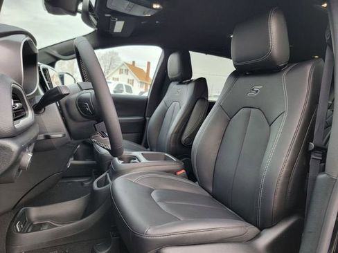 New 2026 Chrysler Pacifica Select w/ S Appearance Package AWD/4WD image 19