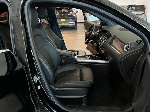 Used 2025 Mercedes-Benz GLA 250 image 37