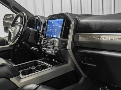 Used 2022 Ford F250 Platinum w/ FX4 Off-Road Package AWD/4WD image 13