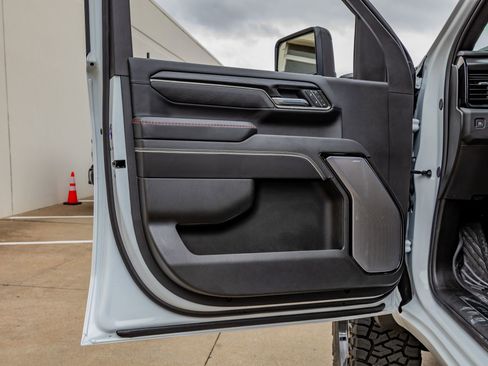 Used 2025 GMC Sierra 2500 AT4X w/ AT4X AEV Edition AWD/4WD image 36