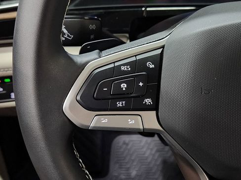 Used 2024 Volkswagen Atlas SE w/ Panoramic Sunroof Package image 48