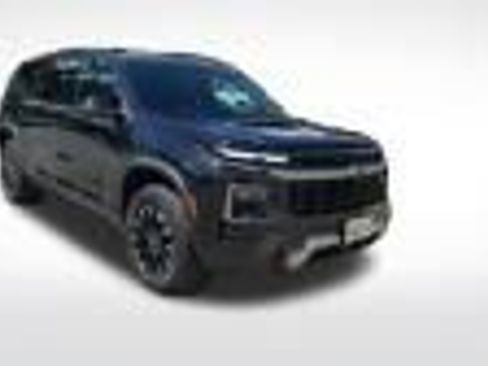 Used 2025 Chevrolet Traverse Z71 w/ Driver Confidence Package AWD/4WD image 2