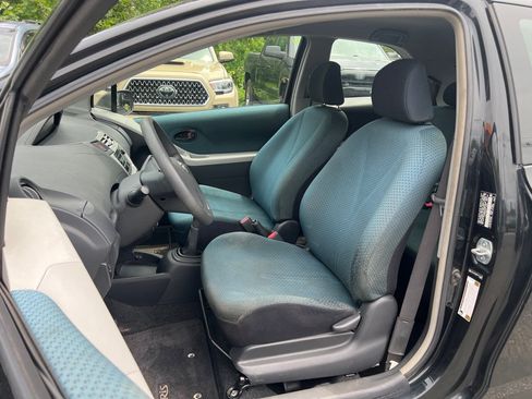 Used 2007 Toyota Yaris 2-Door Hatchback FWD image 14