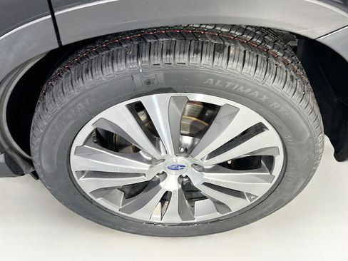 Used 2022 Subaru Ascent Touring image 34