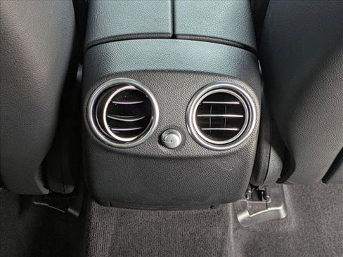 Used 2018 Mercedes-Benz GLC 300 image 17