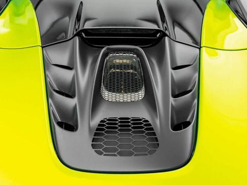 Used 2025 McLaren Artura Spider image 9